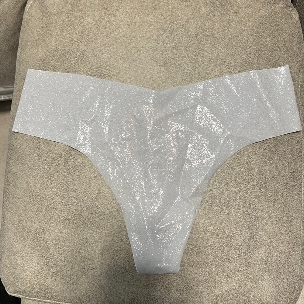 Brand New thong Victoria’s Secret size M , never been worn